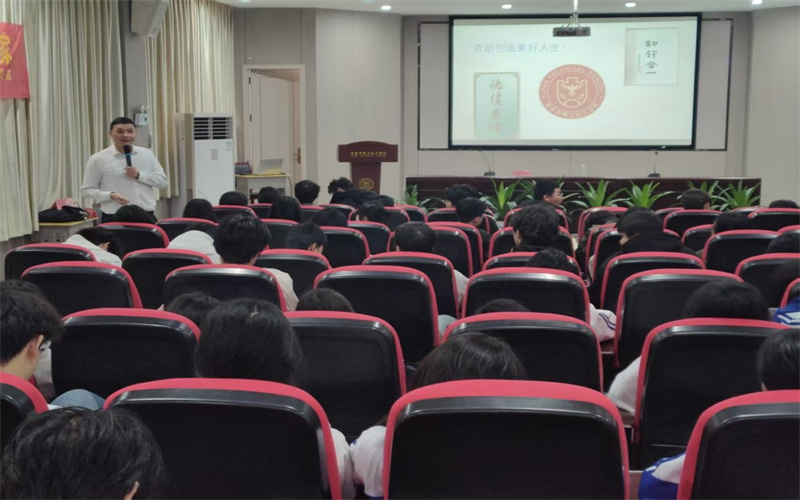 勞模精神潤心田 匠心筑夢啟新程—我校迎來